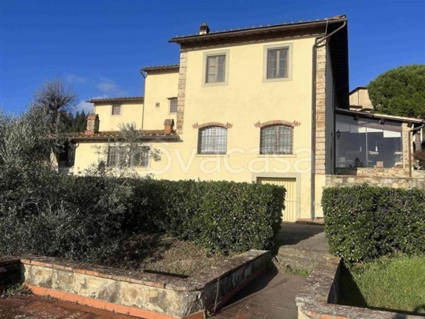 casa indipendente in vendita a Sesto Fiorentino in zona Valiversi
