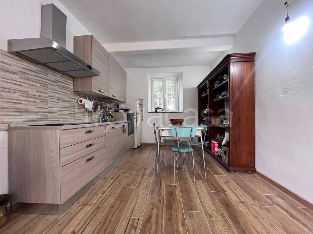 casa indipendente in vendita a Sesto Fiorentino in zona Quinto