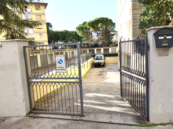 ufficio in vendita a Sesto Fiorentino in zona Colonnata