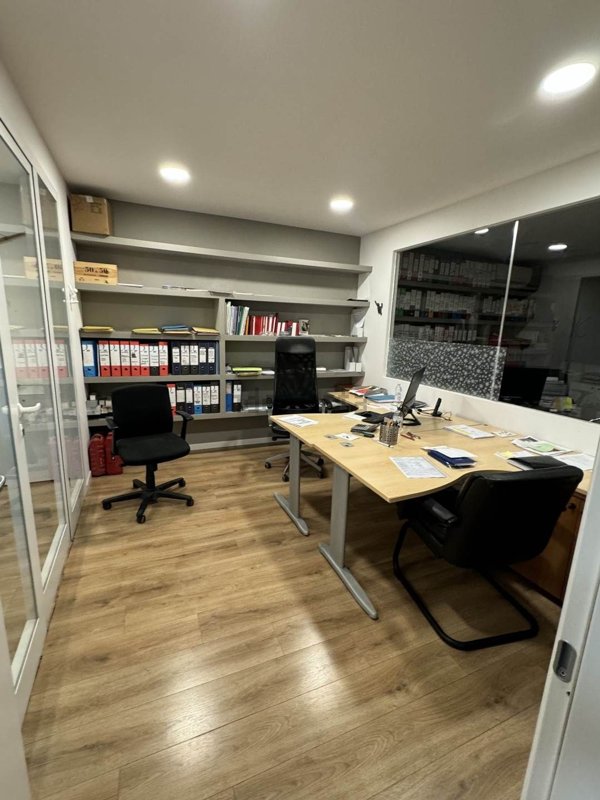 locale di sgombero in vendita a Sesto Fiorentino in zona Colonnata