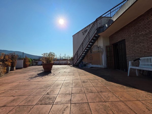 appartamento in vendita a Sesto Fiorentino in zona Zambra