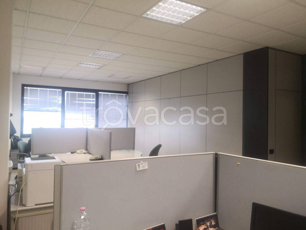 ufficio in vendita a Sesto Fiorentino in zona Osmannoro