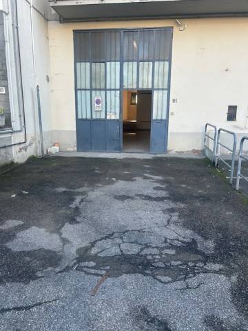 locale commerciale in vendita a Sesto Fiorentino