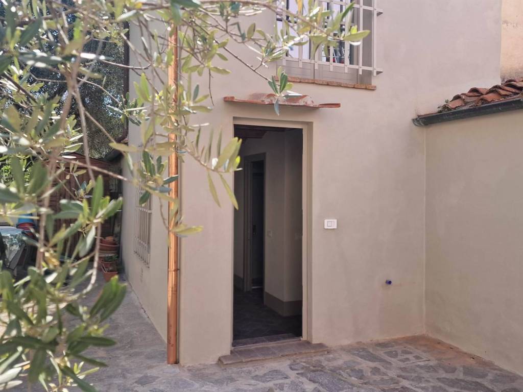 appartamento in vendita a Sesto Fiorentino in zona Cercina