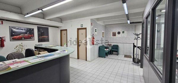 ufficio in vendita a Sesto Fiorentino in zona Zambra