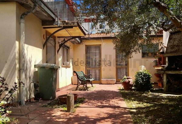 casa indipendente in vendita a Sesto Fiorentino