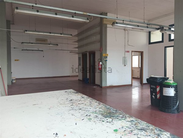 ufficio in vendita a Sesto Fiorentino in zona Zambra