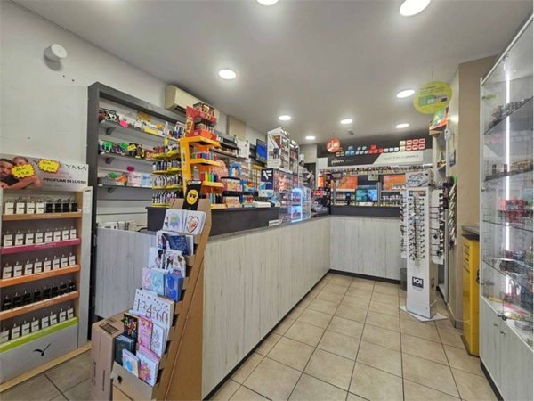 negozio in vendita a Sesto Fiorentino