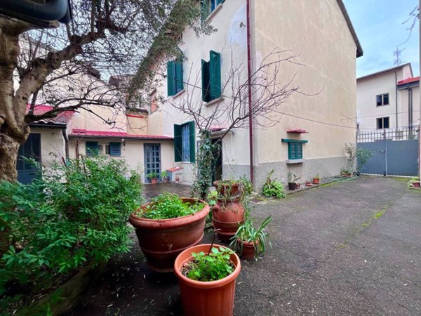 casa indipendente in vendita a Sesto Fiorentino