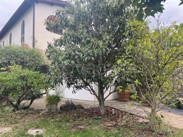 casa indipendente in vendita a Sesto Fiorentino in zona Colonnata