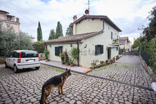 casa indipendente in vendita a Sesto Fiorentino