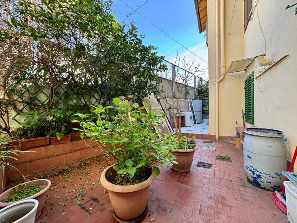 appartamento in vendita a Sesto Fiorentino in zona Zambra