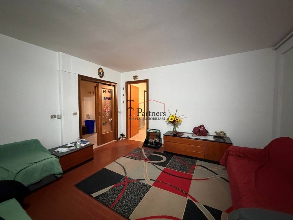 locale commerciale in vendita a Sesto Fiorentino