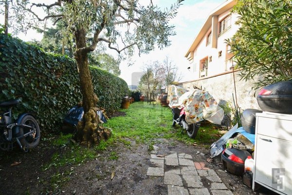 casa indipendente in vendita a Sesto Fiorentino in zona Padule