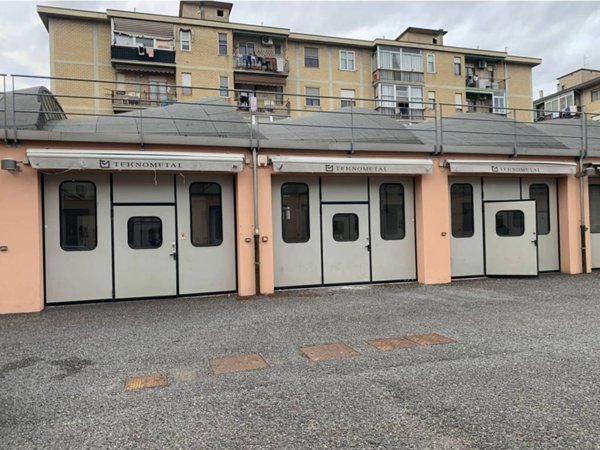 locale commerciale in vendita a Sesto Fiorentino