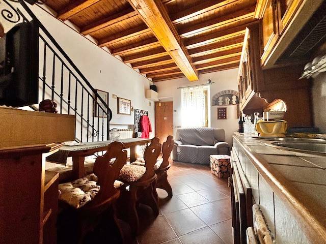 casa indipendente in vendita a Sesto Fiorentino in zona Zambra