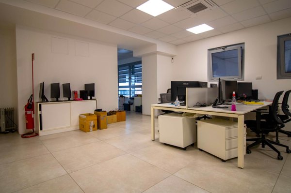 ufficio in vendita a Sesto Fiorentino