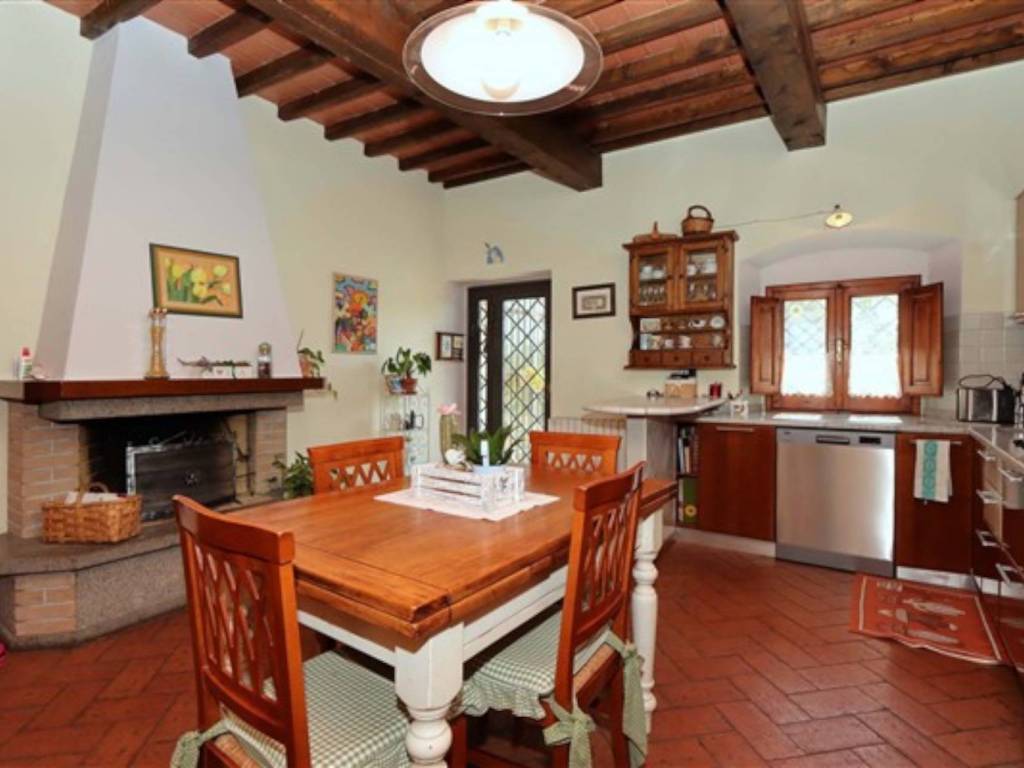 appartamento in vendita a Sesto Fiorentino in zona Cercina