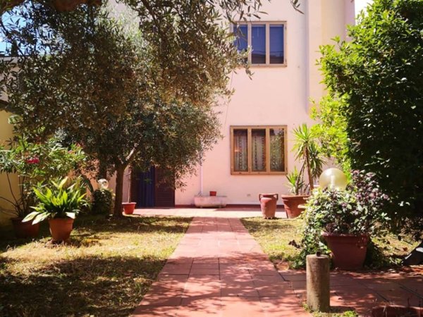 casa indipendente in vendita a Sesto Fiorentino