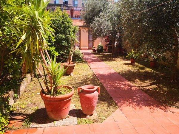 casa indipendente in vendita a Sesto Fiorentino in zona Padule