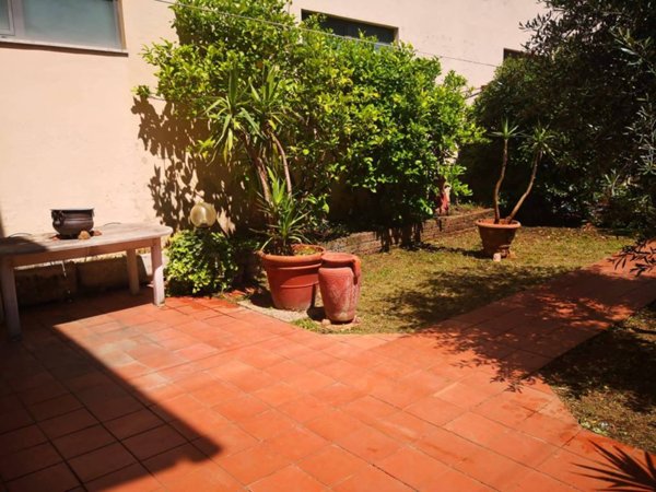 casa indipendente in vendita a Sesto Fiorentino in zona Padule
