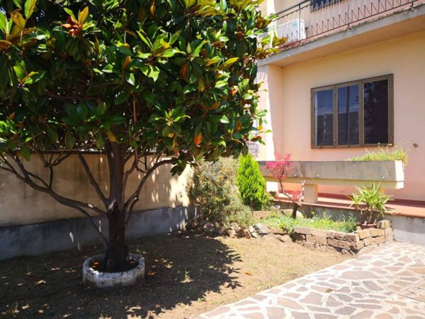 casa indipendente in vendita a Sesto Fiorentino in zona Padule