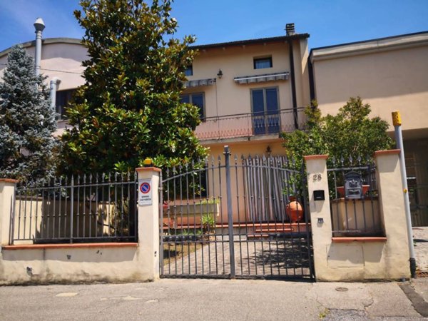 casa indipendente in vendita a Sesto Fiorentino