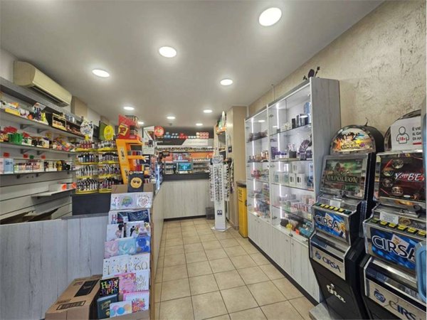 negozio in vendita a Sesto Fiorentino