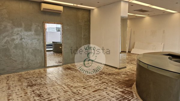 negozio in vendita a Sesto Fiorentino