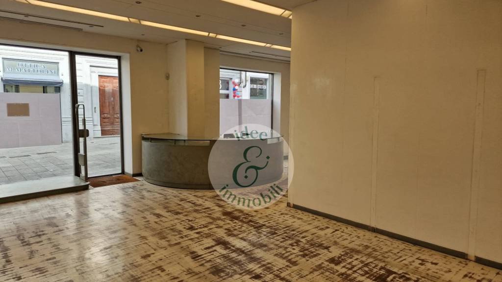 negozio in vendita a Sesto Fiorentino