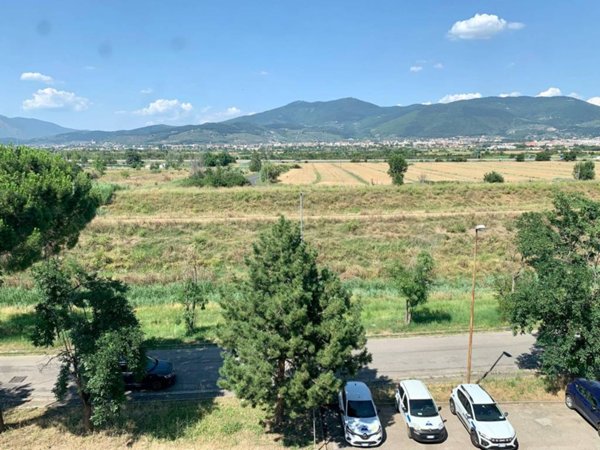 ufficio in vendita a Sesto Fiorentino in zona Osmannoro