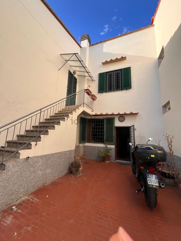 appartamento in vendita a Sesto Fiorentino in zona Zambra