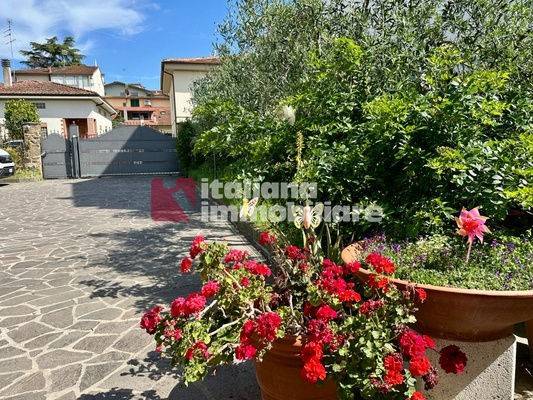 casa indipendente in vendita a Sesto Fiorentino in zona Colonnata