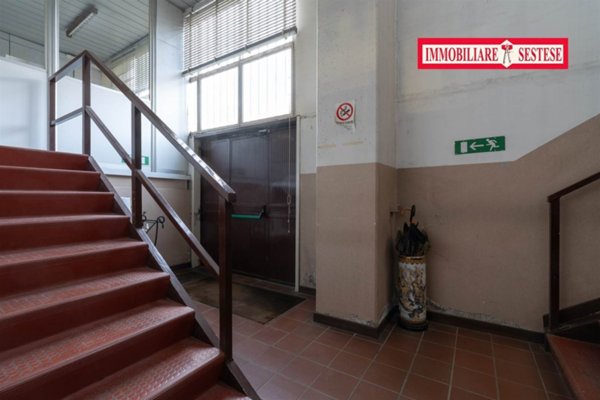 locale commerciale in vendita a Sesto Fiorentino