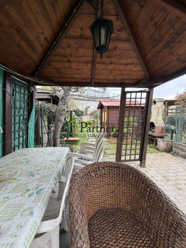 casa indipendente in vendita a Sesto Fiorentino in zona Padule