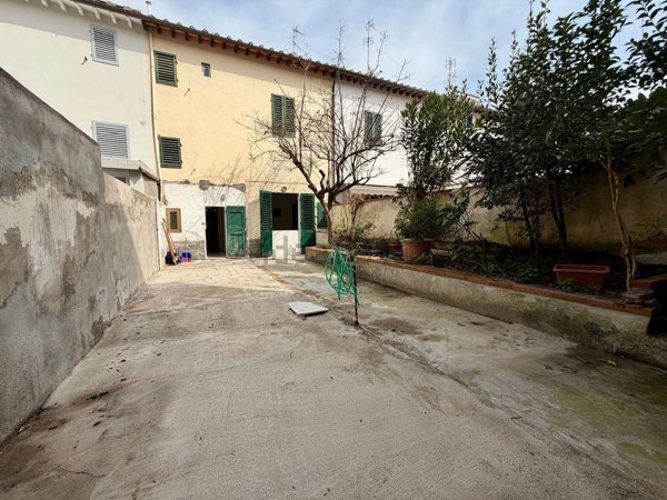 casa indipendente in vendita a Sesto Fiorentino