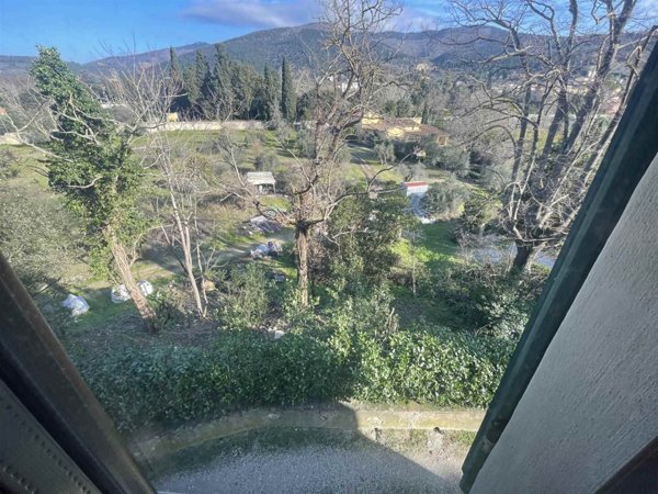 appartamento in vendita a Sesto Fiorentino in zona Quinto