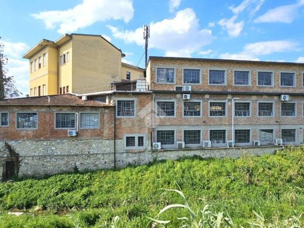 locale commerciale in vendita a Sesto Fiorentino