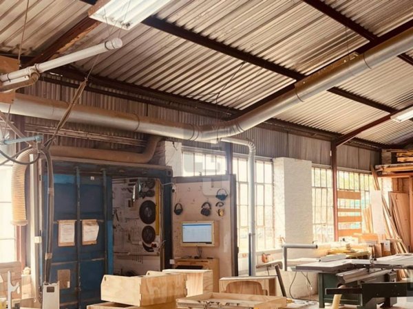 locale commerciale in vendita a Sesto Fiorentino