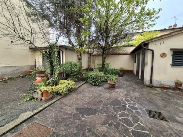casa indipendente in vendita a Sesto Fiorentino