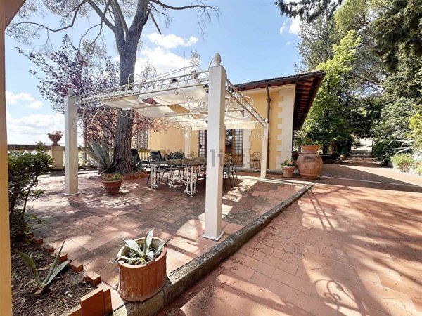 casa indipendente in vendita a Sesto Fiorentino in zona Il Casale