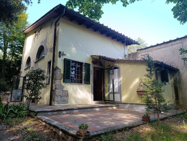 casa indipendente in vendita a Sesto Fiorentino