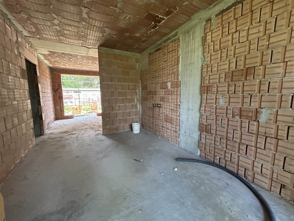 casa indipendente in vendita a Sesto Fiorentino in zona Quinto