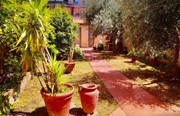 casa indipendente in vendita a Sesto Fiorentino in zona Padule