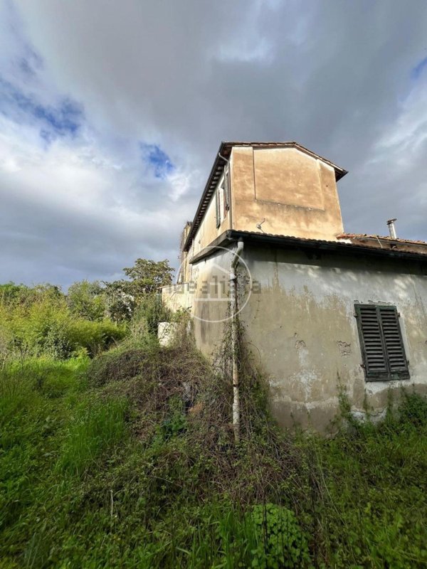 casale in vendita a Sesto Fiorentino in zona Zambra