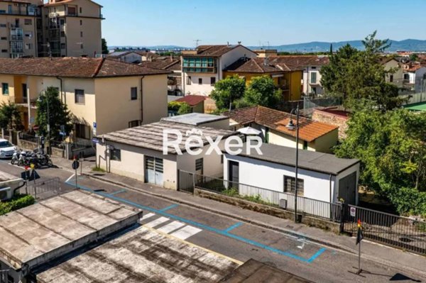 locale commerciale in vendita a Sesto Fiorentino