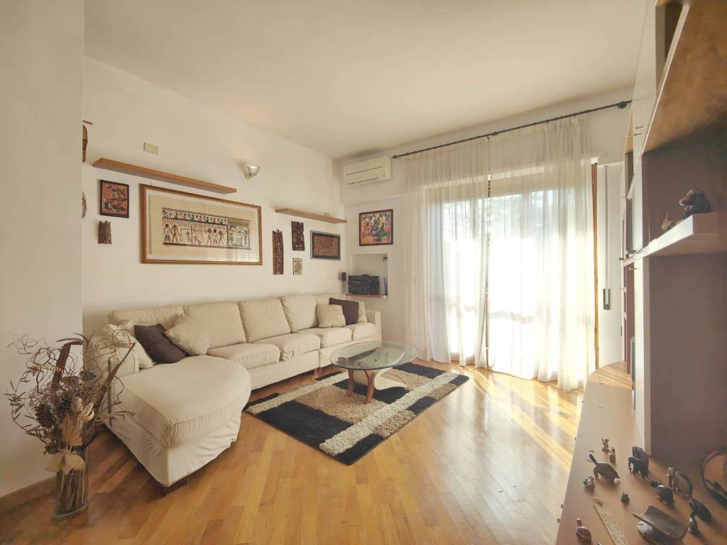 appartamento in vendita a Sesto Fiorentino in zona Valiversi