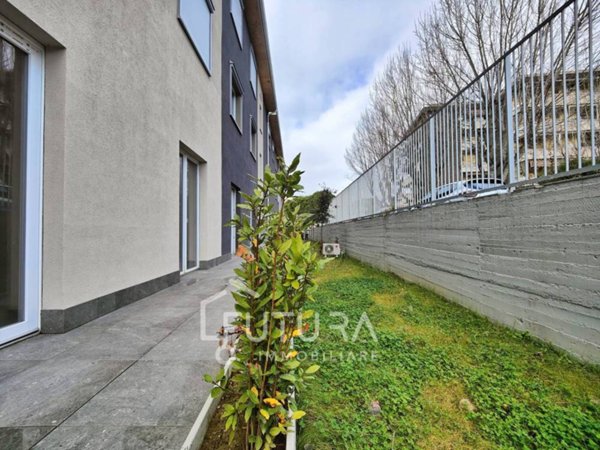 locale commerciale in vendita a Sesto Fiorentino