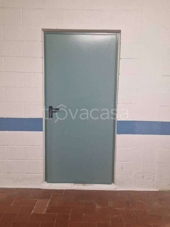 locale commerciale in vendita a Sesto Fiorentino