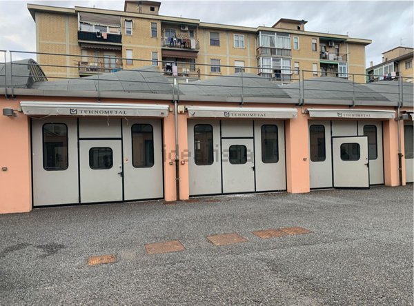 locale commerciale in vendita a Sesto Fiorentino in zona Quinto